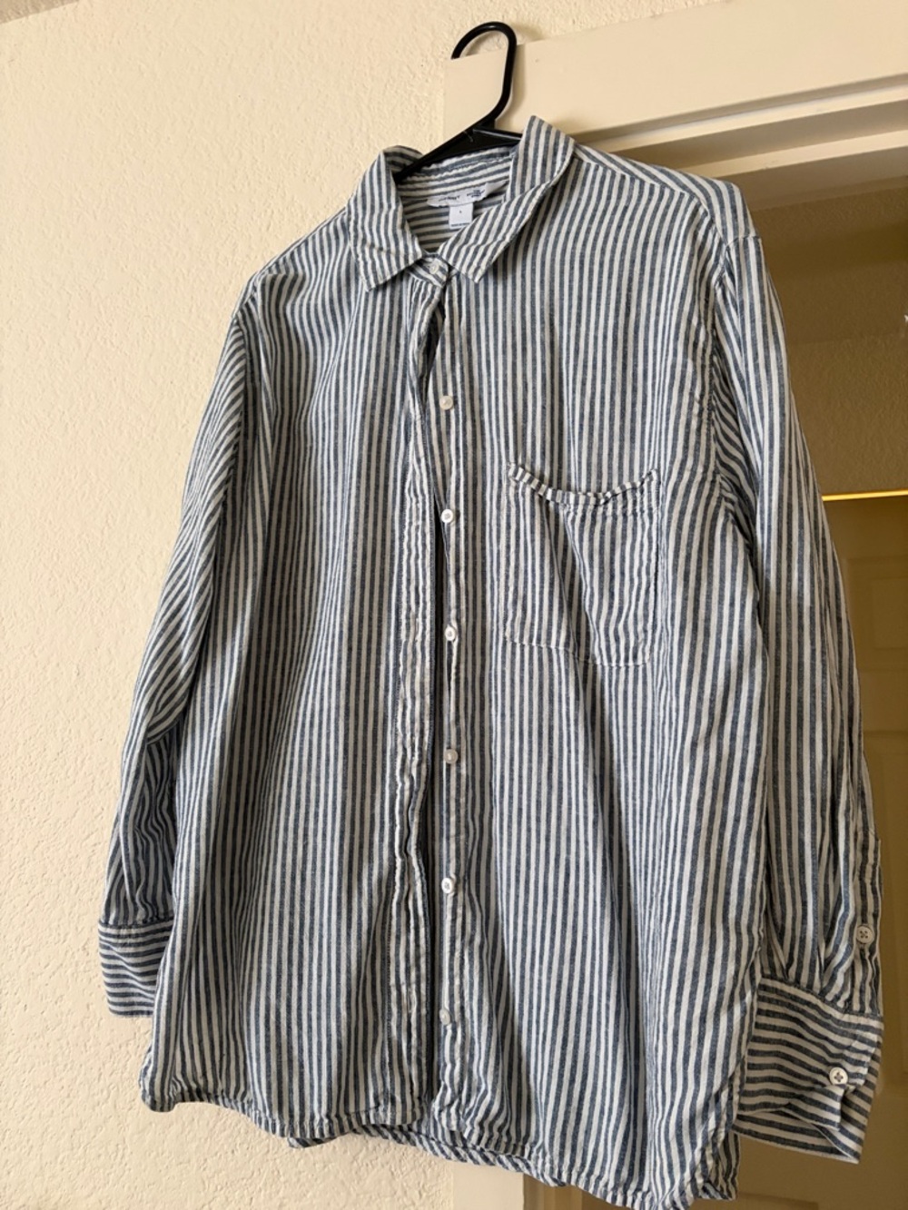 Old Navy Blue and White Striped Women's Button-Down Shirt